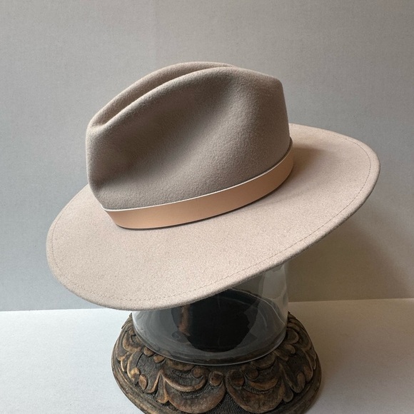 Gigi Pip Tan “Shiloh Fedora” Wool Hat Size 57 Small/ Medium Excellent Condition! - Picture 9 of 12